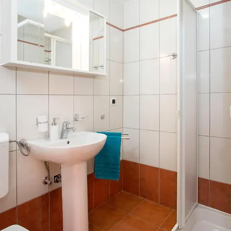Cozy In Volme With Kitchen Apartment *